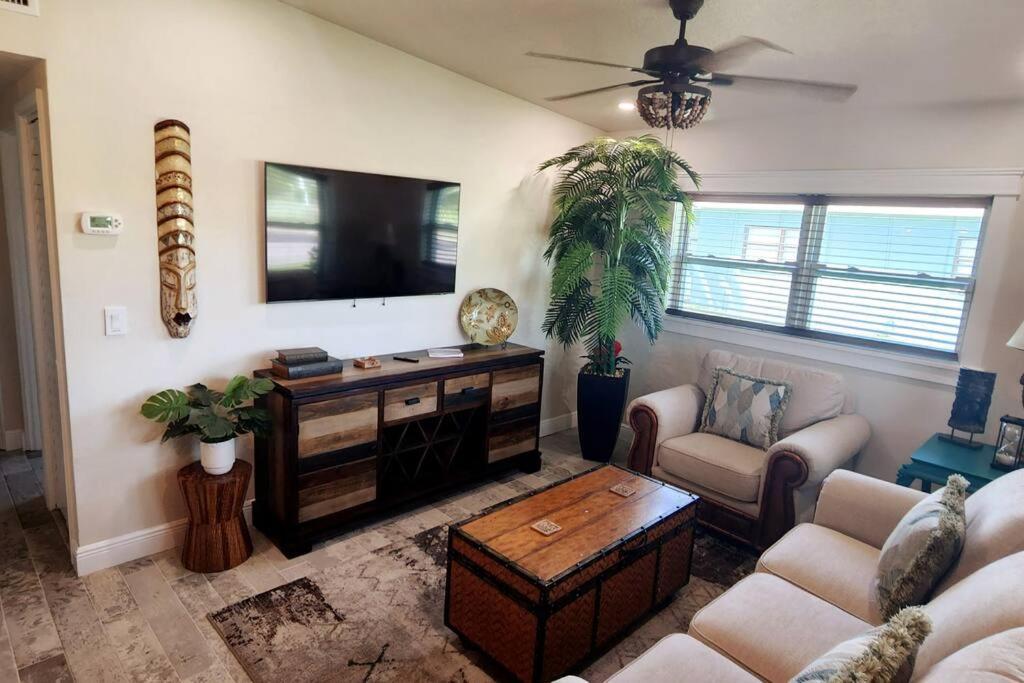 Bali Bungalow - Downtown Cocoa Beach Esterno foto